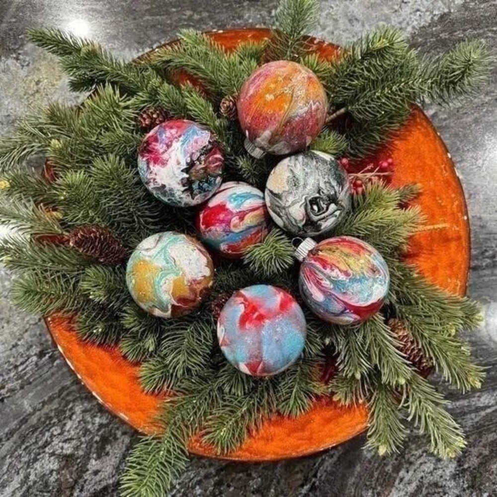 Handmade Swirl Paint Christmas Ornaments Set of 7 Marbled Glass Holiday Decor - Picture 1 of 4